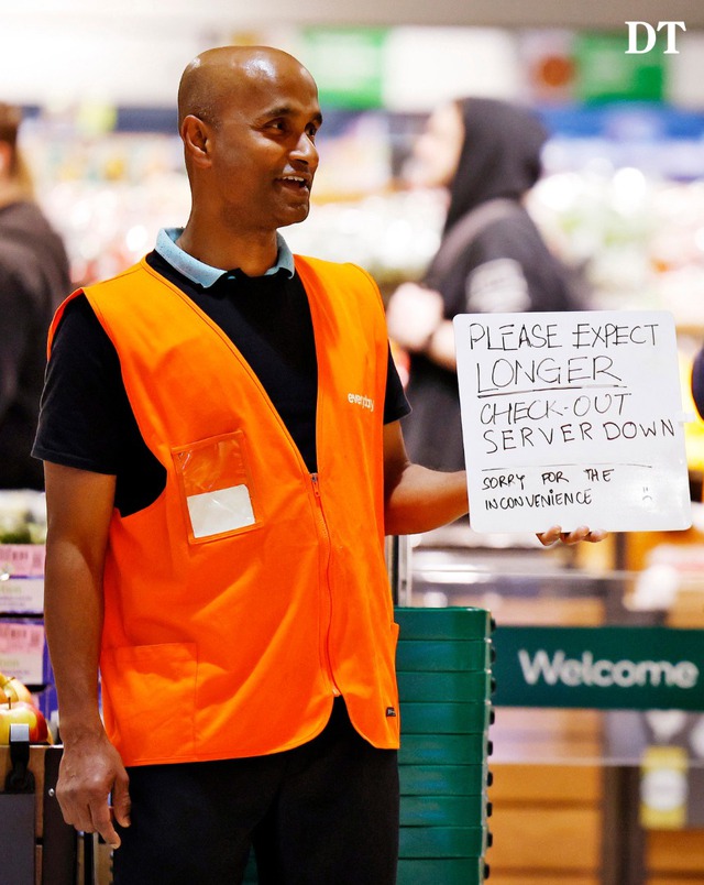 Toàn cảnh sự cố màn hình xanh gây náo loạn cả thế giới: Hàng ngàn chuyến bay bị huỷ, bệnh viện, công ty, dịch vụ khắp nơi tê liệt- Ảnh 1. Toàn cảnh sự cố màn hình xanh gây náo loạn cả thế giới: Hàng ngàn chuyến bay bị huỷ, bệnh viện, công ty, dịch vụ khắp nơi tê liệt- Ảnh 1.