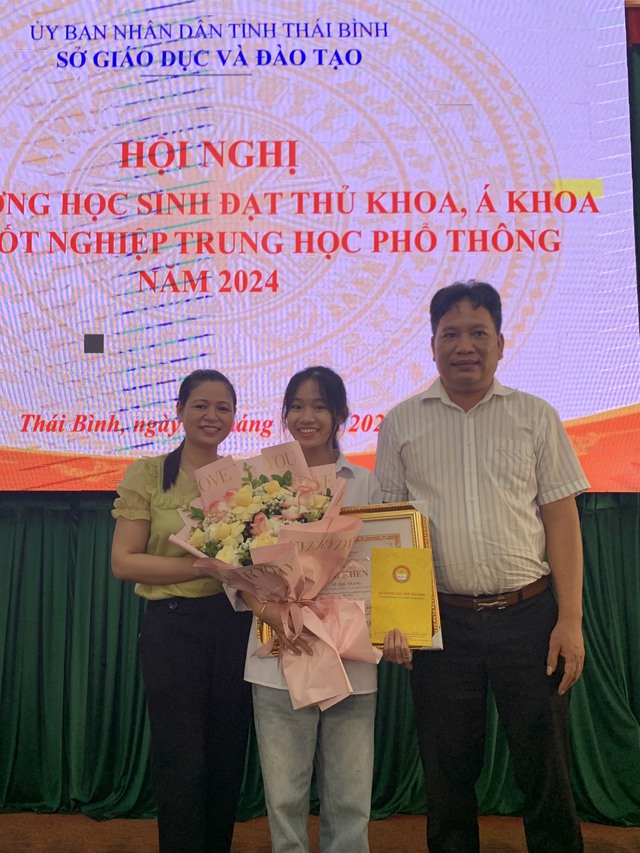Thế nào là "con nhà người ta"? Không đi học thêm vẫn là thủ khoa toàn quốc, còn là cô chủ shop kinh doanh riêng- Ảnh 5. Thế nào là "con nhà người ta"? Không đi học thêm vẫn là thủ khoa toàn quốc, còn là cô chủ shop kinh doanh riêng- Ảnh 5.