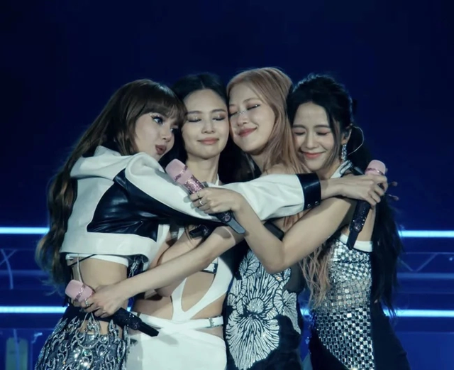 HOT: BLACKPINK sẽ có màn tái hợp đầu tiên đủ 4 thành viên vào tháng 8!- Ảnh 2. HOT: BLACKPINK sẽ có màn tái hợp đầu tiên đủ 4 thành viên vào tháng 8!- Ảnh 2.