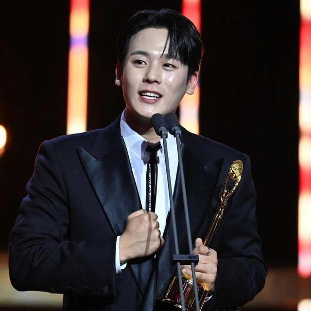 Kết quả giải truyền hình Rồng Xanh 2024: Park Bo Young lên ngôi Thị hậu, Daesang danh giá thuộc về cái tên quá xứng đáng- Ảnh 2. Kết quả giải truyền hình Rồng Xanh 2024: Park Bo Young lên ngôi Thị hậu, Daesang danh giá thuộc về cái tên quá xứng đáng- Ảnh 2.