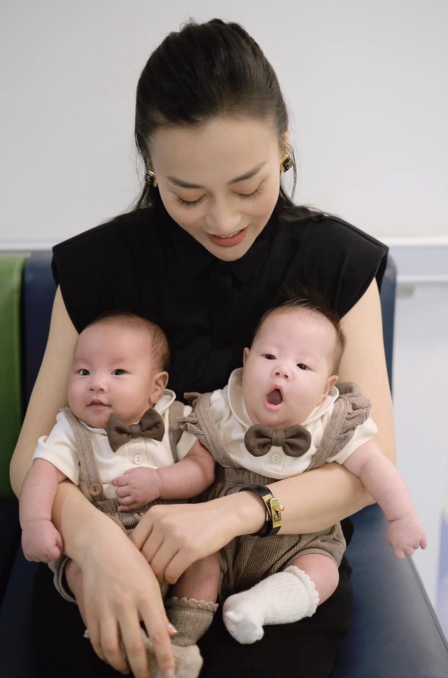 Sao nữ "đóng băng" sự nghiệp hậu lấy chồng doanh nhân, cuộc sống mẹ bỉm gây chú ý- Ảnh 8. Sao nữ "đóng băng" sự nghiệp hậu lấy chồng doanh nhân, cuộc sống mẹ bỉm gây chú ý- Ảnh 8.