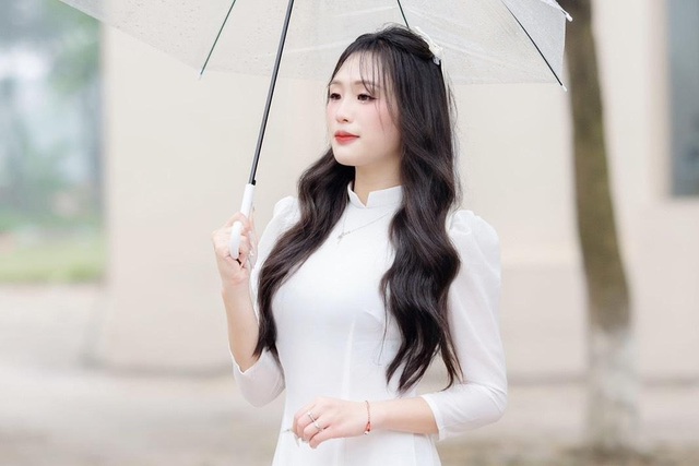 "Trung bình" các nữ học bá thi tốt nghiệp THPT năm nay: Giỏi chưa đủ, còn xinh!- Ảnh 7. "Trung bình" các nữ học bá thi tốt nghiệp THPT năm nay: Giỏi chưa đủ, còn xinh!- Ảnh 7.