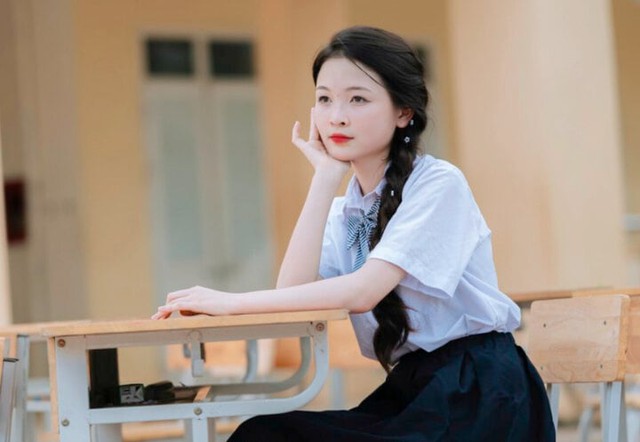 "Trung bình" các nữ học bá thi tốt nghiệp THPT năm nay: Giỏi chưa đủ, còn xinh!- Ảnh 11. "Trung bình" các nữ học bá thi tốt nghiệp THPT năm nay: Giỏi chưa đủ, còn xinh!- Ảnh 11.