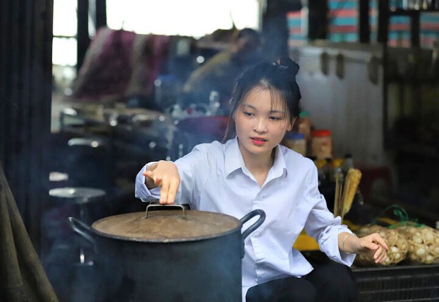 "Trung bình" các nữ học bá thi tốt nghiệp THPT năm nay: Giỏi chưa đủ, còn xinh!- Ảnh 10. "Trung bình" các nữ học bá thi tốt nghiệp THPT năm nay: Giỏi chưa đủ, còn xinh!- Ảnh 10.