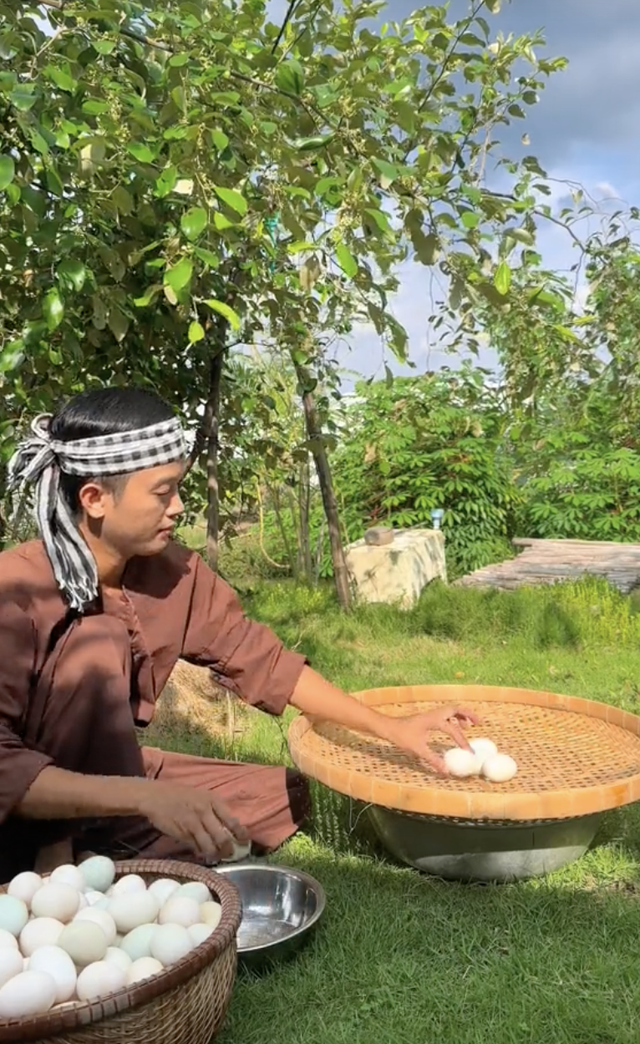 Ở thành phố thèm cơm nhà mẹ nấu, các thanh niên dọn về quê: Sáng làm vườn, chiều vào bếp “nổi lửa”- Ảnh 8. Ở thành phố thèm cơm nhà mẹ nấu, các thanh niên dọn về quê: Sáng làm vườn, chiều vào bếp “nổi lửa”- Ảnh 8.