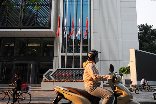 Phố phường Hà Nội treo cờ rủ tưởng niệm cố Tổng Bí thư Nguyễn Phú Trọng- Ảnh 13. Phố phường Hà Nội treo cờ rủ tưởng niệm cố Tổng Bí thư Nguyễn Phú Trọng- Ảnh 13.