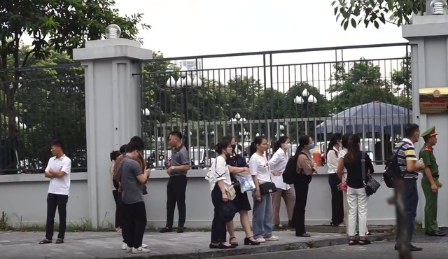 Bị hại trong phiên xét xử ông Trịnh Văn Quyết: Người lo lắng về khoản tiền vay mượn tích góp 30 năm, người lâm cảnh phá sản- Ảnh 1. Bị hại trong phiên xét xử ông Trịnh Văn Quyết: Người lo lắng về khoản tiền vay mượn tích góp 30 năm, người lâm cảnh phá sản- Ảnh 1.