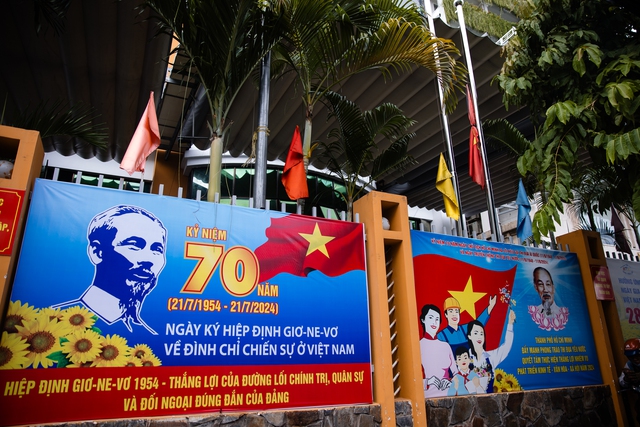 Các tòa nhà, đường phố ở TP.HCM treo cờ rủ tưởng niệm Tổng Bí thư Nguyễn Phú Trọng- Ảnh 1. Các tòa nhà, đường phố ở TP.HCM treo cờ rủ tưởng niệm Tổng Bí thư Nguyễn Phú Trọng- Ảnh 1.