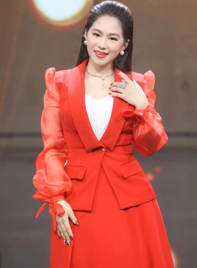 Nữ ca sĩ Việt phát hiện khối u ở não- Ảnh 4. Nữ ca sĩ Việt phát hiện khối u ở não- Ảnh 4.