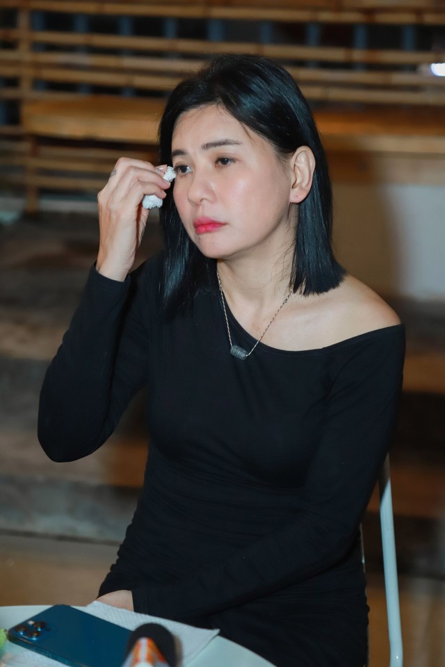 Cát Phượng tiết lộ cuộc sống hiện tại khó khăn, bị tấn công bởi người lạ- Ảnh 1. Cát Phượng tiết lộ cuộc sống hiện tại khó khăn, bị tấn công bởi người lạ- Ảnh 1.