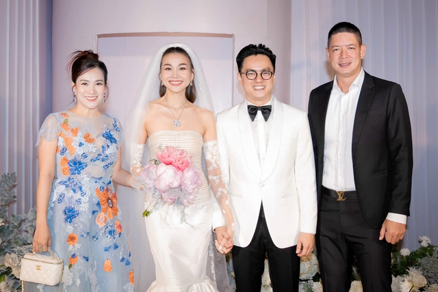 Ngoài Hà Tăng và Hà Hồ, Thanh Hằng còn có tình bạn 20 năm với nữ đại gia này - Ảnh 8. Ngoài Hà Tăng và Hà Hồ, Thanh Hằng còn có tình bạn 20 năm với nữ đại gia này - Ảnh 8.