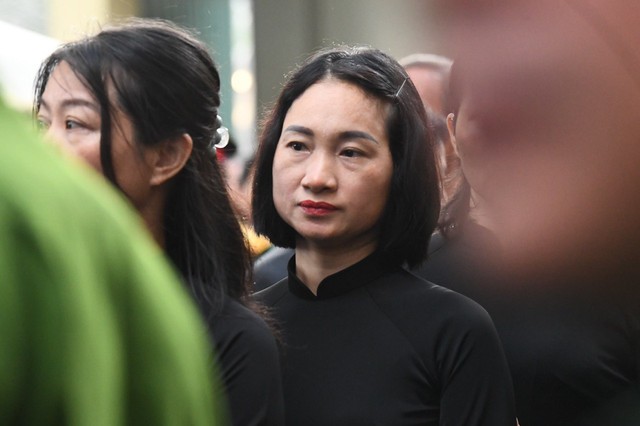 Người dân quê nhà Tổng Bí thư Nguyễn Phú Trọng rơi nước mắt suốt thời gian xếp hàng chờ viếng- Ảnh 11. Người dân quê nhà Tổng Bí thư Nguyễn Phú Trọng rơi nước mắt suốt thời gian xếp hàng chờ viếng- Ảnh 11.