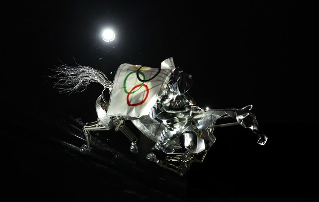 Lễ khai mạc Olympic 2024: Khoảnh khắc tình yêu tràn ngập bầu trời Paris, màn trình diễn nghệ thuật dưới mưa ấn tượng và những điều đầu tiên của lịch sử!- Ảnh 9. Lễ khai mạc Olympic 2024: Khoảnh khắc tình yêu tràn ngập bầu trời Paris, màn trình diễn nghệ thuật dưới mưa ấn tượng và những điều đầu tiên của lịch sử!- Ảnh 9.