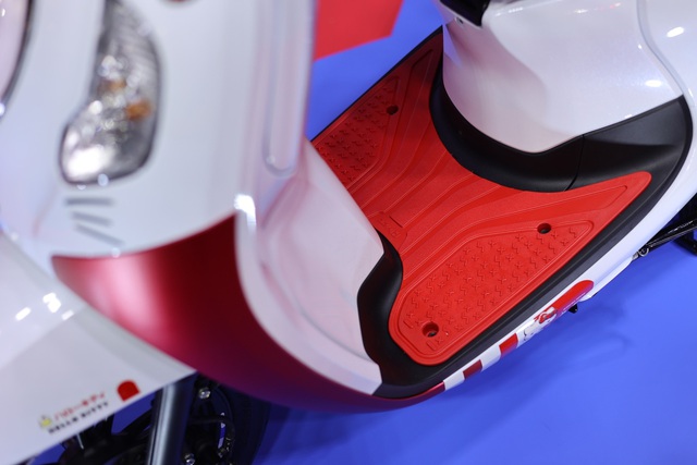 Honda Scoopy vừa có thêm bản Hello Kitty: Thiết kế đẹp lấn át SH Mode, giá chỉ hơn 40 triệu đồng- Ảnh 5. Honda Scoopy vừa có thêm bản Hello Kitty: Thiết kế đẹp lấn át SH Mode, giá chỉ hơn 40 triệu đồng- Ảnh 5.