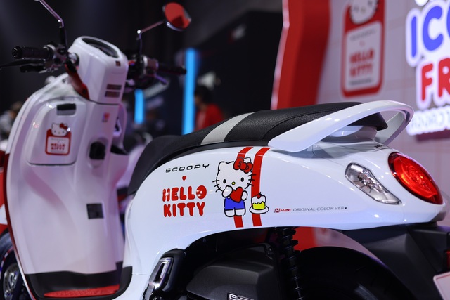 Honda Scoopy vừa có thêm bản Hello Kitty: Thiết kế đẹp lấn át SH Mode, giá chỉ hơn 40 triệu đồng- Ảnh 8. Honda Scoopy vừa có thêm bản Hello Kitty: Thiết kế đẹp lấn át SH Mode, giá chỉ hơn 40 triệu đồng- Ảnh 8.