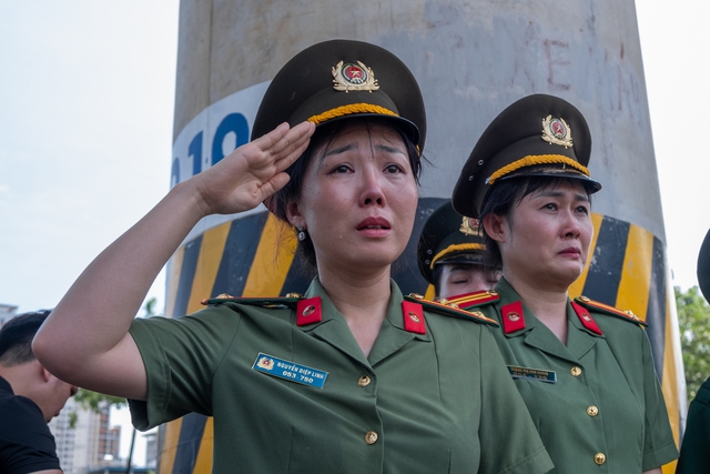 Những người chiến sĩ, tiêu binh nén nước mắt trực trào để hoàn thành nhiệm vụ tại Lễ Quốc tang Tổng Bí thư Nguyễn Phú Trọng- Ảnh 2. Những người chiến sĩ, tiêu binh nén nước mắt trực trào để hoàn thành nhiệm vụ tại Lễ Quốc tang Tổng Bí thư Nguyễn Phú Trọng- Ảnh 2.