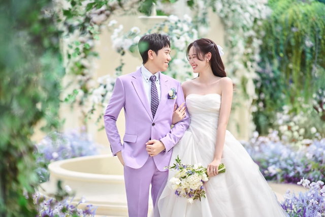 Hé lộ ngày cưới mới của Anh Đức và vợ kém 12 tuổi- Ảnh 3. Hé lộ ngày cưới mới của Anh Đức và vợ kém 12 tuổi- Ảnh 3.