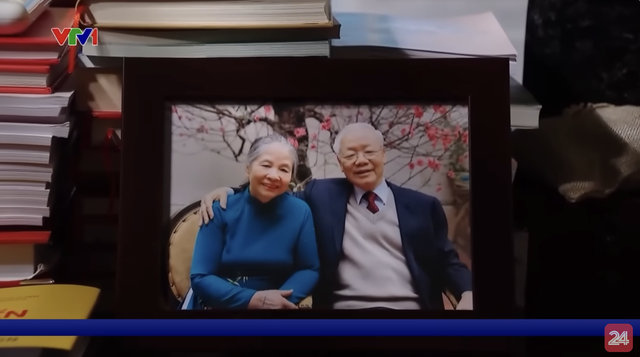 Phòng làm việc của Tổng Bí thư Nguyễn Phú Trọng suốt 13 năm qua: Nhiều nhất là sách và tài liệu nghiên cứu- Ảnh 5. Phòng làm việc của Tổng Bí thư Nguyễn Phú Trọng suốt 13 năm qua: Nhiều nhất là sách và tài liệu nghiên cứu- Ảnh 5.