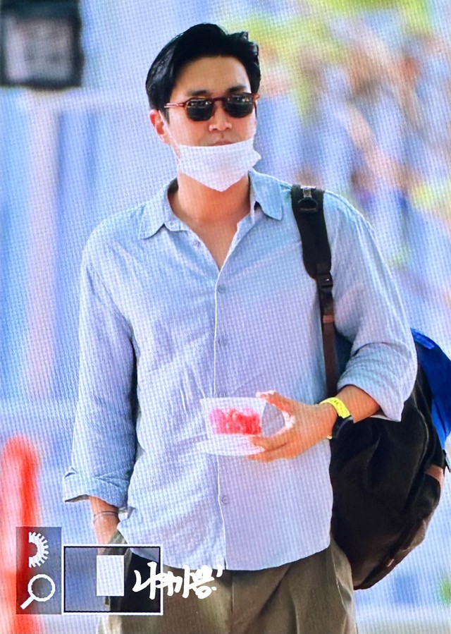 Super Junior đổ bộ Tân Sơn Nhất: Leeteuk cực phong độ, tân lang Ryeowook siêu "hack tuổi"- Ảnh 5. Super Junior đổ bộ Tân Sơn Nhất: Leeteuk cực phong độ, tân lang Ryeowook siêu "hack tuổi"- Ảnh 5.
