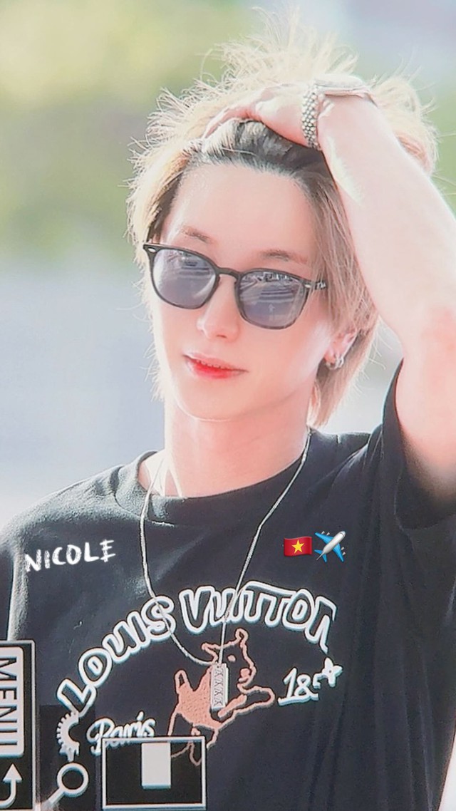 Super Junior đổ bộ Tân Sơn Nhất: Leeteuk cực phong độ, tân lang Ryeowook siêu "hack tuổi"- Ảnh 2. Super Junior đổ bộ Tân Sơn Nhất: Leeteuk cực phong độ, tân lang Ryeowook siêu "hack tuổi"- Ảnh 2.
