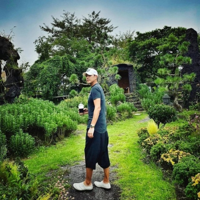 Mỹ nam bị đuổi khỏi showbiz vì tội lỗi khó tha thứ, hết thời vẫn sống sung sướng với khối tài sản khủng- Ảnh 9. Mỹ nam bị đuổi khỏi showbiz vì tội lỗi khó tha thứ, hết thời vẫn sống sung sướng với khối tài sản khủng- Ảnh 9.