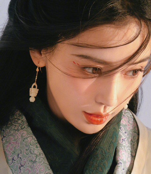 Angelababy được mở đường trở lại showbiz- Ảnh 4. Angelababy được mở đường trở lại showbiz- Ảnh 4.