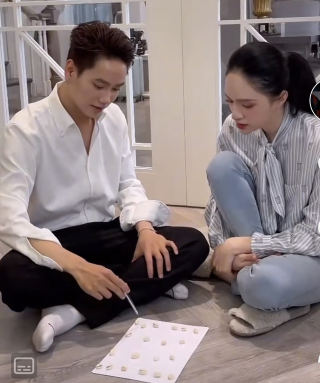Hương Giang trả lời như thi ứng xử khi được hỏi về tình trạng mối quan hệ hiện tại: Tích cực và hạnh phúc!- Ảnh 1. Hương Giang trả lời như thi ứng xử khi được hỏi về tình trạng mối quan hệ hiện tại: Tích cực và hạnh phúc!- Ảnh 1.
