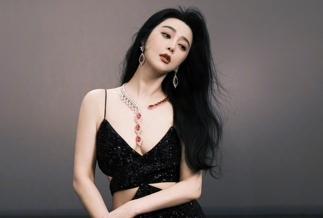 Mỹ nhân gây thù chuốc oán với cả showbiz- Ảnh 1. Mỹ nhân gây thù chuốc oán với cả showbiz- Ảnh 1.