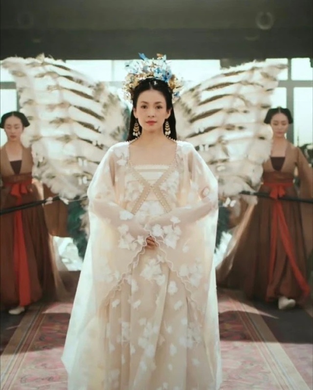 Mỹ nhân gây thù chuốc oán với cả showbiz- Ảnh 6. Mỹ nhân gây thù chuốc oán với cả showbiz- Ảnh 6.