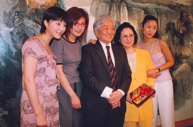 Mỹ nhân gây thù chuốc oán với cả showbiz- Ảnh 9. Mỹ nhân gây thù chuốc oán với cả showbiz- Ảnh 9.