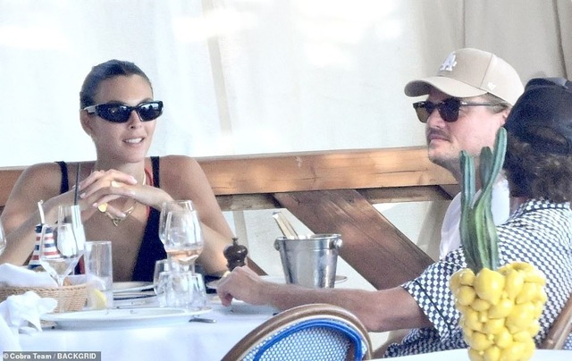 Leonardo DiCaprio chính thức cầu hôn và đây là người đẹp phá "lời nguyền tuổi 25" của tài tử Titanic?- Ảnh 3. Leonardo DiCaprio chính thức cầu hôn và đây là người đẹp phá "lời nguyền tuổi 25" của tài tử Titanic?- Ảnh 3.