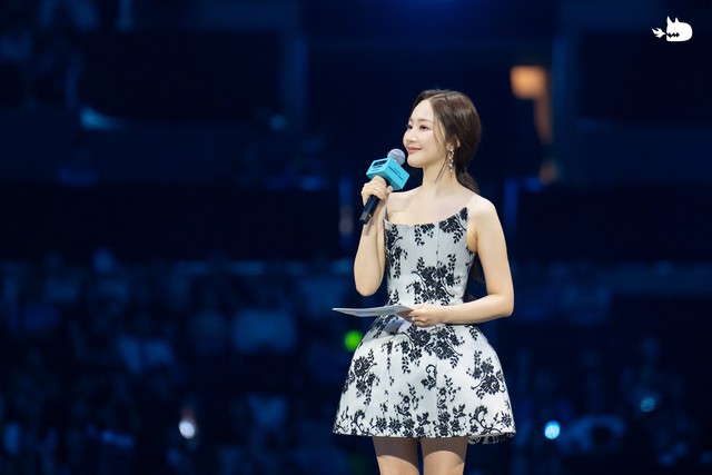 Ảnh chụp body 37kg của Park Min Young bằng điện thoại ở Mỹ làm Knet đứng ngồi không yên- Ảnh 6. Ảnh chụp body 37kg của Park Min Young bằng điện thoại ở Mỹ làm Knet đứng ngồi không yên- Ảnh 6.