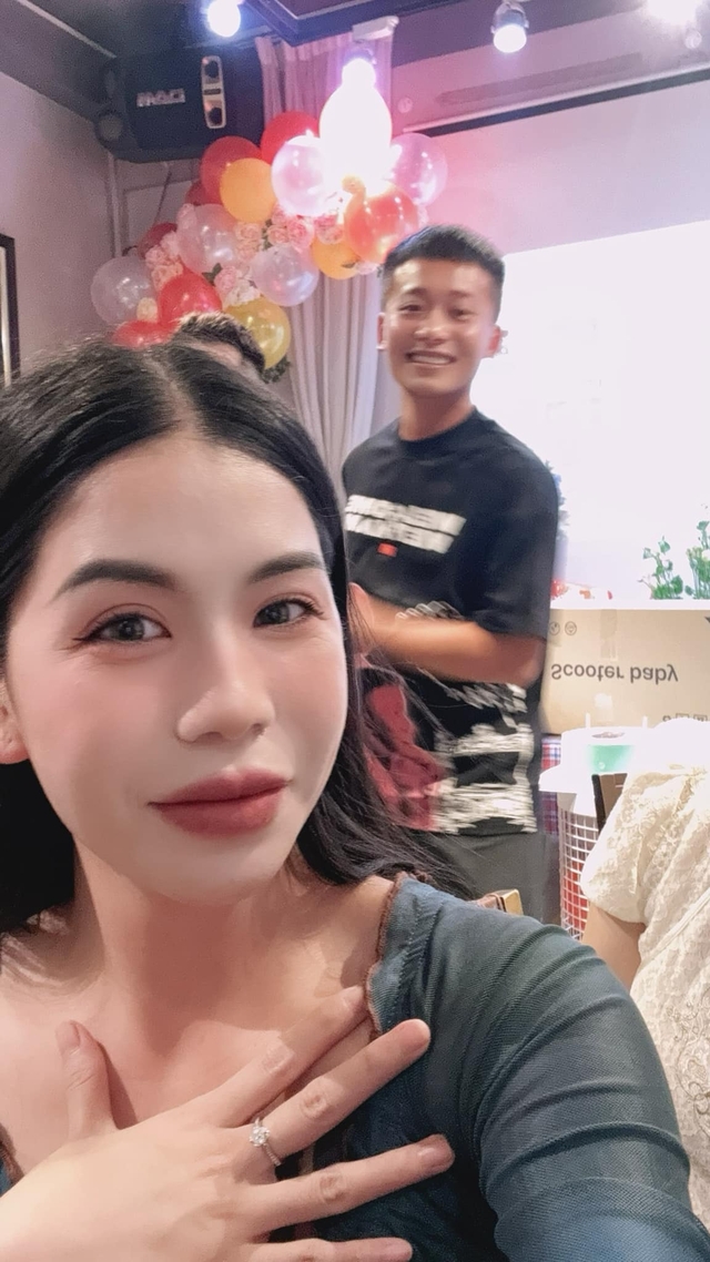 Quang Linh Vlogs gọi Hằng Du Mục hai tiếng