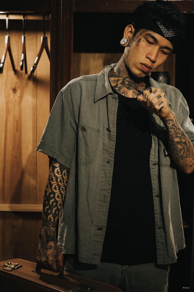 Sốc: Quán quân Rap Việt mùa 1 bị đồng đội cũ tố vô ơn, nhờ người khác viết lời, làm giả hợp đồng?- Ảnh 1. Sốc: Quán quân Rap Việt mùa 1 bị đồng đội cũ tố vô ơn, nhờ người khác viết lời, làm giả hợp đồng?- Ảnh 1.