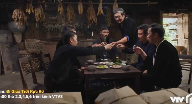 Phim Việt giờ vàng bị tố làm sai lệch văn hoá, phản ứng của khán giả mới là điều bất ngờ- Ảnh 2. Phim Việt giờ vàng bị tố làm sai lệch văn hoá, phản ứng của khán giả mới là điều bất ngờ- Ảnh 2.