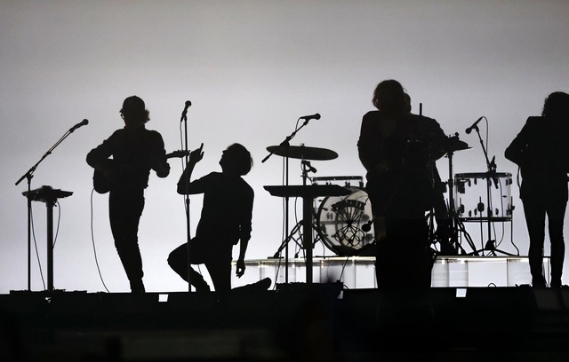 Lễ bế mạc Olympic 2024: Hành trình xuyên không gian - thời gian mãn nhãn và cái kết nghẹt thở như phim hành động Hollywood- Ảnh 8. Lễ bế mạc Olympic 2024: Hành trình xuyên không gian - thời gian mãn nhãn và cái kết nghẹt thở như phim hành động Hollywood- Ảnh 8.