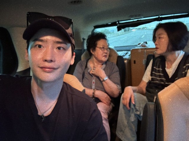 Lee Jong Suk "xả" ảnh du lịch Đà Nẵng với thái độ bất ngờ giữa nghi vấn chia tay IU- Ảnh 6. Lee Jong Suk "xả" ảnh du lịch Đà Nẵng với thái độ bất ngờ giữa nghi vấn chia tay IU- Ảnh 6.