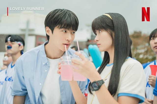Bom tấn ngôn tình leo top 1 Việt Nam, cặp chính “xé truyện bước ra” khiến netizen mê mệt- Ảnh 2. Bom tấn ngôn tình leo top 1 Việt Nam, cặp chính “xé truyện bước ra” khiến netizen mê mệt- Ảnh 2.