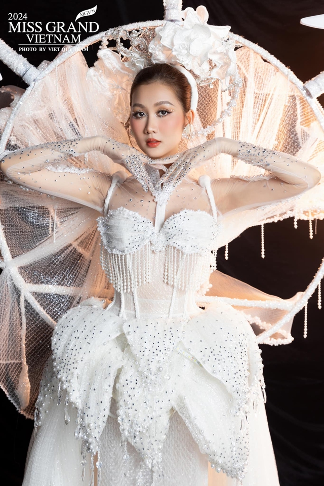 Võ Lê Quế Anh là ai, visual và ứng xử thế nào mà bị "ném đá" khi đăng quang Miss Grand Vietnam 2024?- Ảnh 11. Võ Lê Quế Anh là ai, visual và ứng xử thế nào mà bị "ném đá" khi đăng quang Miss Grand Vietnam 2024?- Ảnh 11.