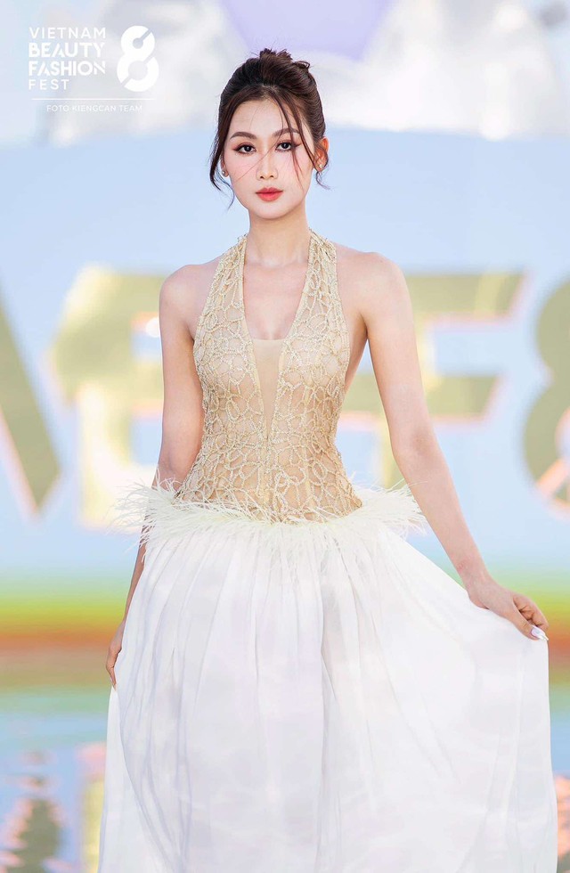 Toàn cảnh Chung kết Miss Grand Vietnam 2024: Âm nhạc và camera kém chuyên nghiệp, loạt chi tiết khó hiểu từ ứng xử đến kết quả!- Ảnh 38. Toàn cảnh Chung kết Miss Grand Vietnam 2024: Âm nhạc và camera kém chuyên nghiệp, loạt chi tiết khó hiểu từ ứng xử đến kết quả!- Ảnh 38.