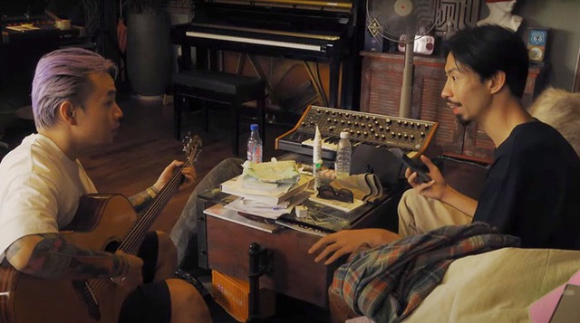 Binz xót xa khi cây đàn trị giá 200 triệu bị dàn Anh Tài "vứt xó"- Ảnh 4. Binz xót xa khi cây đàn trị giá 200 triệu bị dàn Anh Tài "vứt xó"- Ảnh 4.