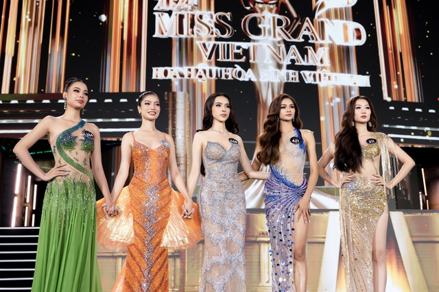 Toàn cảnh Chung kết Miss Grand Vietnam 2024: Âm nhạc và camera kém chuyên nghiệp, loạt chi tiết khó hiểu từ ứng xử đến kết quả!- Ảnh 1. Toàn cảnh Chung kết Miss Grand Vietnam 2024: Âm nhạc và camera kém chuyên nghiệp, loạt chi tiết khó hiểu từ ứng xử đến kết quả!- Ảnh 1.