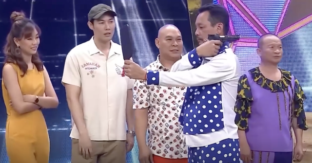 Thực hư bức ảnh xạ thủ Olympic ngắm bắn qua gương gây sốt mạng xã hội- Ảnh 2. Thực hư bức ảnh xạ thủ Olympic ngắm bắn qua gương gây sốt mạng xã hội- Ảnh 2.