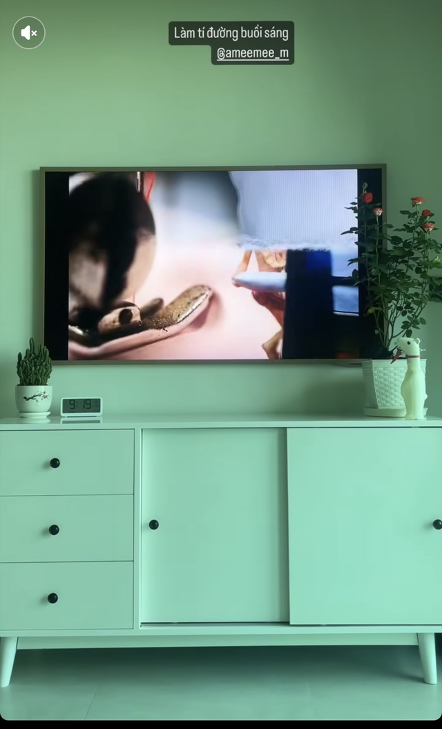 "Ngọc nữ" Việt tự tung bằng chứng đang sống chung với bạn trai - Ảnh 2. "Ngọc nữ" Việt tự tung bằng chứng đang sống chung với bạn trai - Ảnh 2.