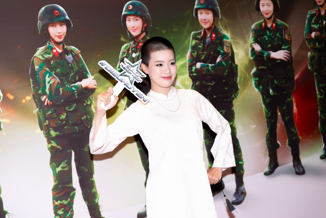 "Tổ đội visual" Thuỳ Tiên - Phương Anh Đào - Uyển Ân... bất ngờ "bại trận", lu mờ trước 1 sao nữ Vbiz!- Ảnh 10. "Tổ đội visual" Thuỳ Tiên - Phương Anh Đào - Uyển Ân... bất ngờ "bại trận", lu mờ trước 1 sao nữ Vbiz!- Ảnh 10.