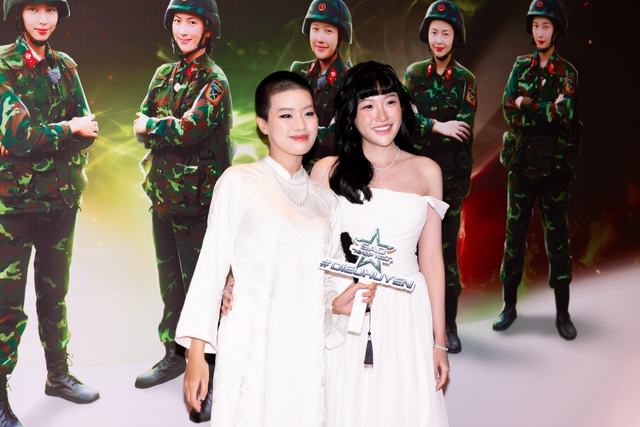 "Tổ đội visual" Thuỳ Tiên - Phương Anh Đào - Uyển Ân... bất ngờ "bại trận", lu mờ trước 1 sao nữ Vbiz!- Ảnh 12. "Tổ đội visual" Thuỳ Tiên - Phương Anh Đào - Uyển Ân... bất ngờ "bại trận", lu mờ trước 1 sao nữ Vbiz!- Ảnh 12.