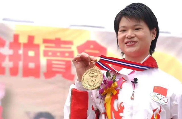 Nhà vô địch Olympic bán 9 huy chương vàng với giá 12 tỷ đồng, sau khi bị tra hỏi, cô chỉ trả lời 13 từ và tất cả đều im lặng- Ảnh 1. Nhà vô địch Olympic bán 9 huy chương vàng với giá 12 tỷ đồng, sau khi bị tra hỏi, cô chỉ trả lời 13 từ và tất cả đều im lặng- Ảnh 1.