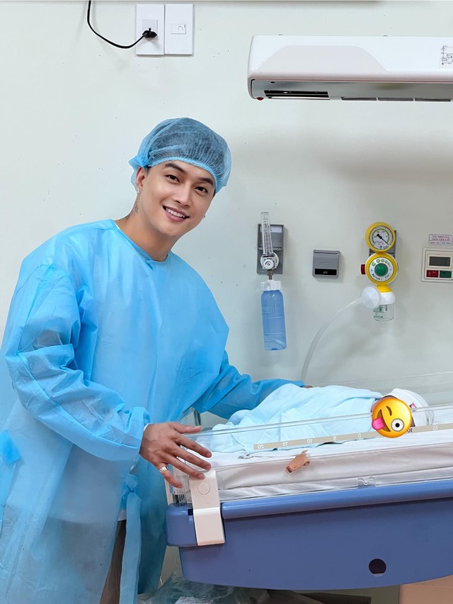 Vợ chồng ca sĩ Vbiz chính thức chào đón con trai sau 4 tháng đám cưới- Ảnh 1. Vợ chồng ca sĩ Vbiz chính thức chào đón con trai sau 4 tháng đám cưới- Ảnh 1.