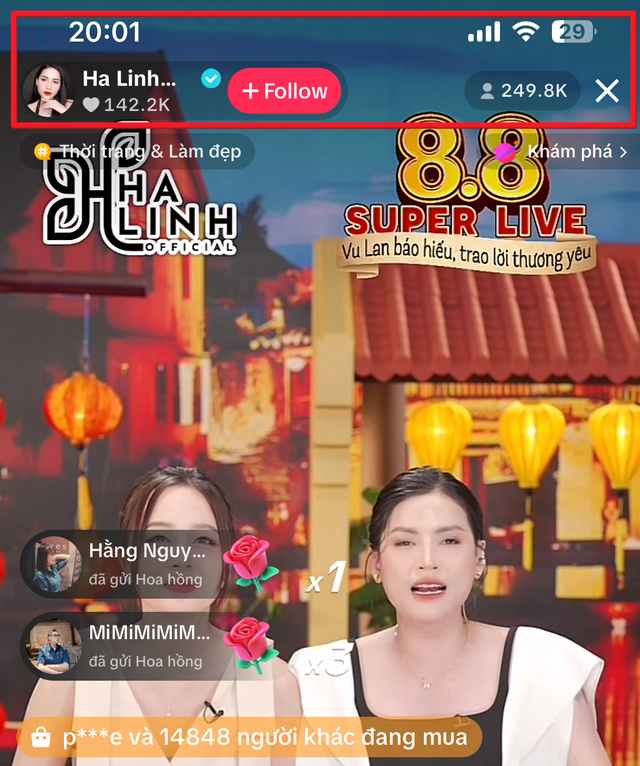 Võ Hà Linh bỗng ngã ra, khóc lóc ngay trên sóng livestream- Ảnh 1. Võ Hà Linh bỗng ngã ra, khóc lóc ngay trên sóng livestream- Ảnh 1.