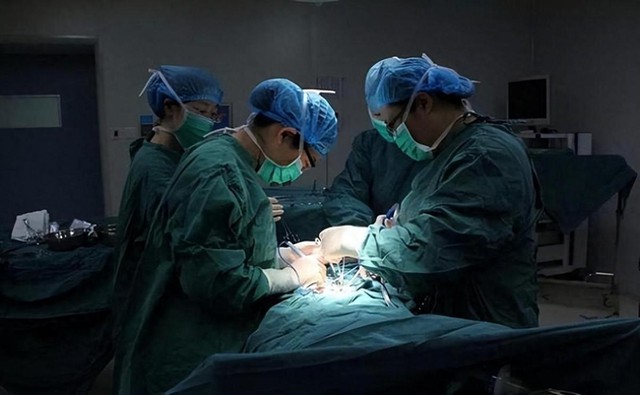 Sếp ứng trước 3 tháng lương nhưng sau 1 tháng nhân viên đột ngột biến mất: Mãi 17 năm sau lý do mới được tiết lộ - Ảnh 3. Sếp ứng trước 3 tháng lương nhưng sau 1 tháng nhân viên đột ngột biến mất: Mãi 17 năm sau lý do mới được tiết lộ - Ảnh 3.